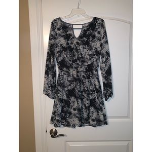 Long sleeve pattern flattering dress